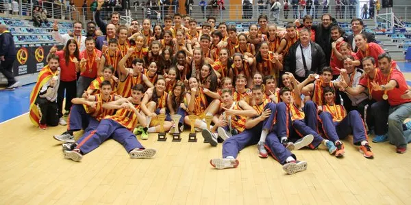 Medalla de plata per a l'urgellenc Bernat Sabrià amb la selecció catalana infantil masculina