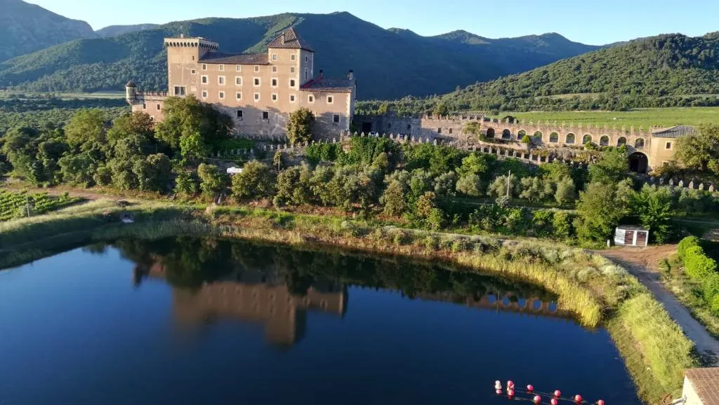 L’edRa mostra la seva feina a través d'una instal·lació de muntatges interactius al Celler