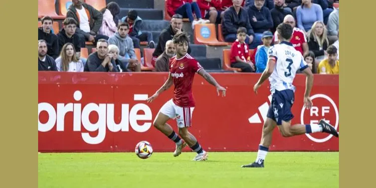 Marc Álvarez renova amb el Nàstic i marxa cedit a la SD Tarazona