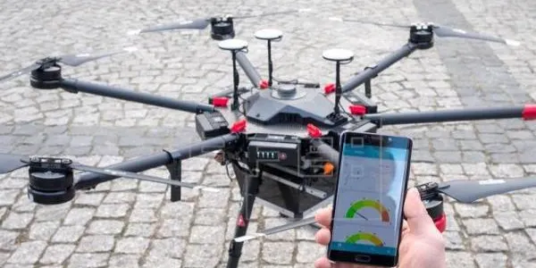 Red Elèctrica Espanyola introdueix l’ús de drons per controlar les línies elèctriques d’alta tensió a Catalunya