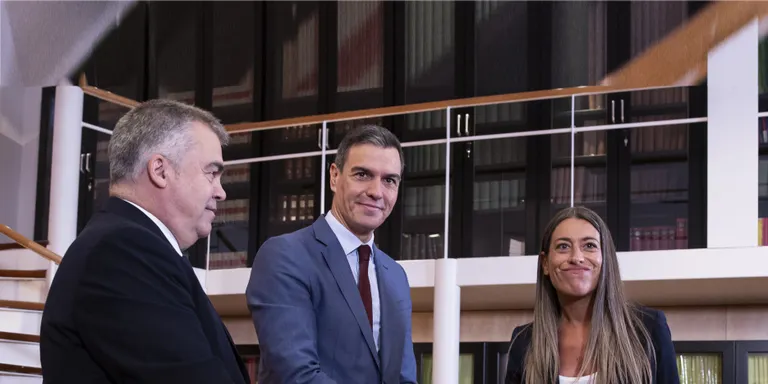 Turull trasllada en una reunió amb Cerdán que mantenen el ‘no’ al decret de mesures socials