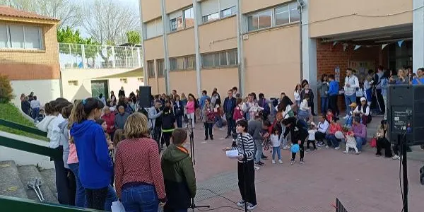 La xocolatada solidària de l'AFA de l'Escola Molí de Vent de Torredembarra aconsegueix recaptar 1500 euros en un matí de festa i germanor