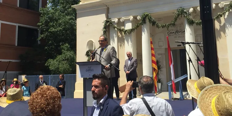 Quim Torra visita Valls pel centenari de la Biblioteca
