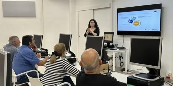 L’Ajuntament de Torredembarra aposta per la formació en l’àmbit digital per als cursos dels serveis socials