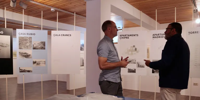 El llegat urbanístic d'Antoni Bonet llueix en una mostra a l'hotel Cala Vinya, un dels emblemes de l'arquitecte a Salou