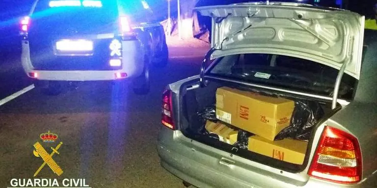 Un detingut a la Seu per contraban, conducció temerària i danys