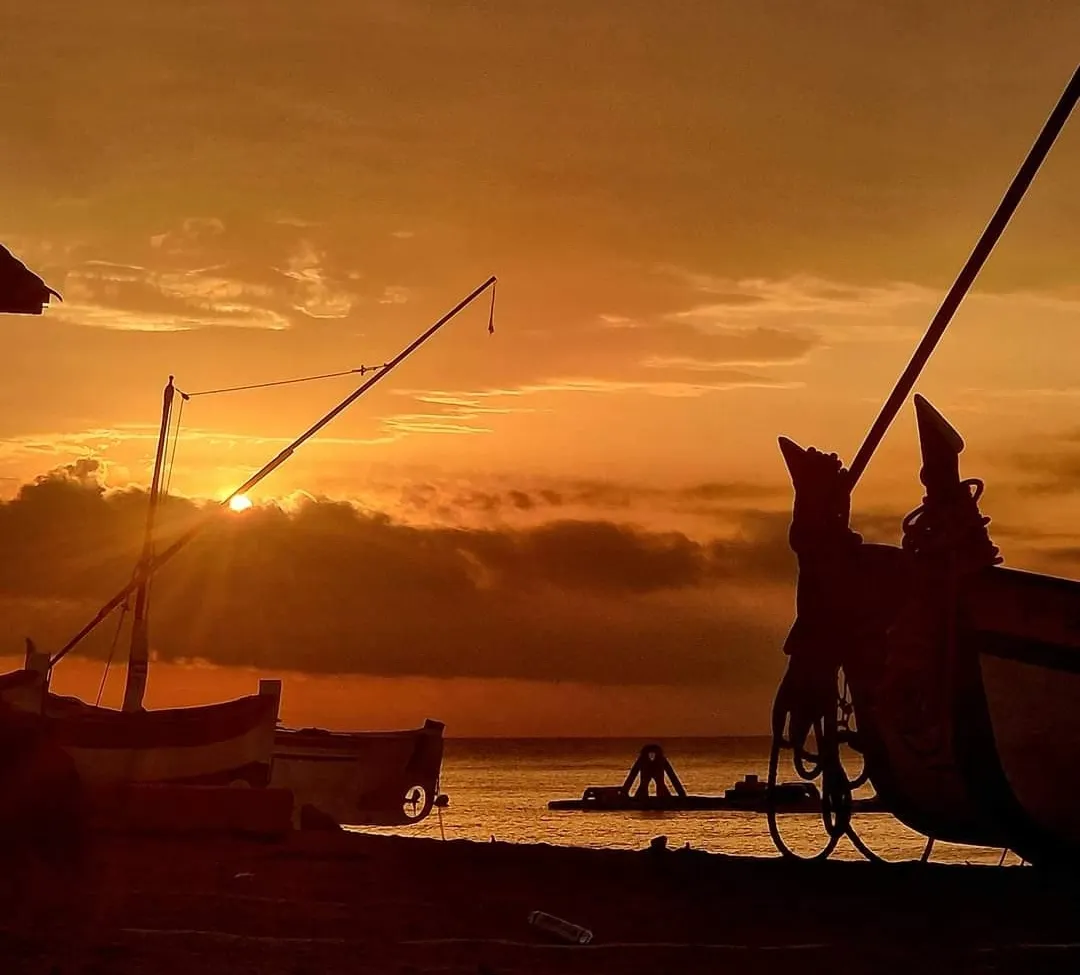 Temps variable amb calor i mar tranquil·la