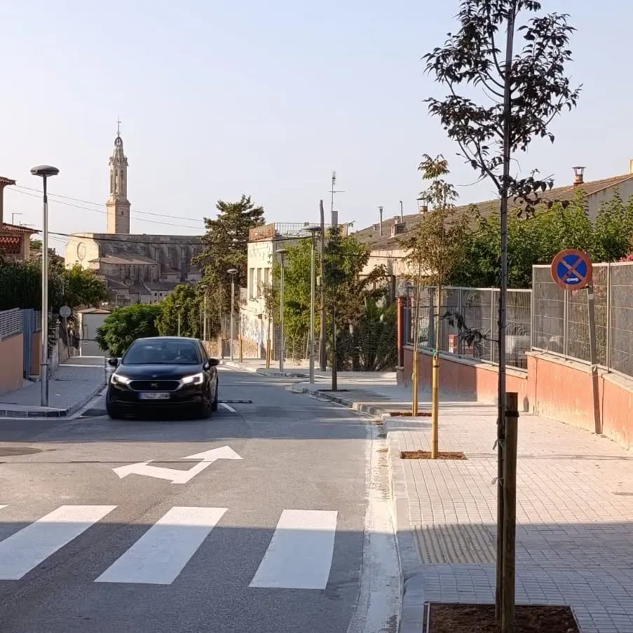 Reobre al trànsit el carrer Creu de Cames de Valls després de les obres de millora