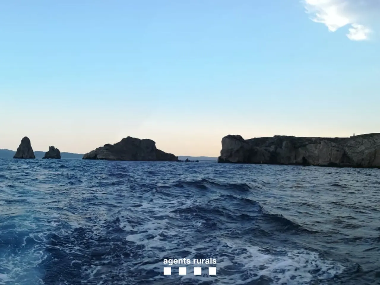 Les illes Medes capturades des d'una embarcació dels Agents Rurals.
