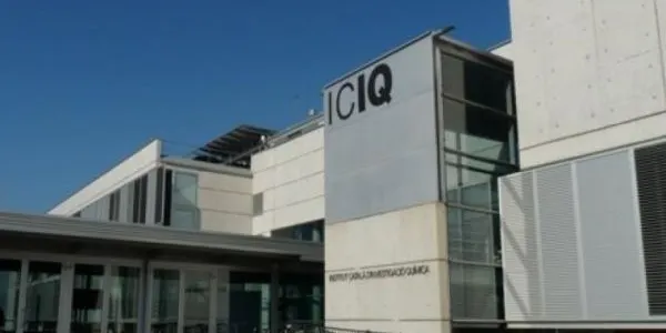 L'Institut Català d'Investigació Química estrena el primer difractròmetre d'electrons d'Europa