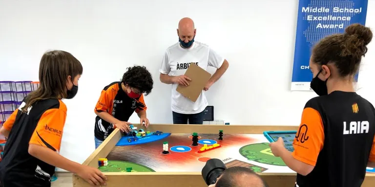 Dos equips de l'Escola Mn Albert Vives de la Seu d'Urgell, classificats pels campionats d'Espanya de robòtica