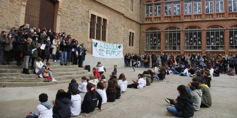 Sant Julià de Vilatorta porta al ple una moció en contra del tancament de l'escola El Roser