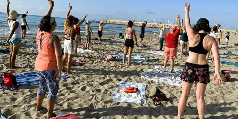 La gimnàstica de manteniment a la platja torna a partir del 30 de juny