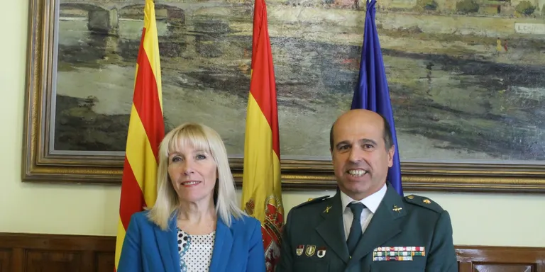 Relleu al capdavant de la Guàrdia Civil a la Seu d'Urgell