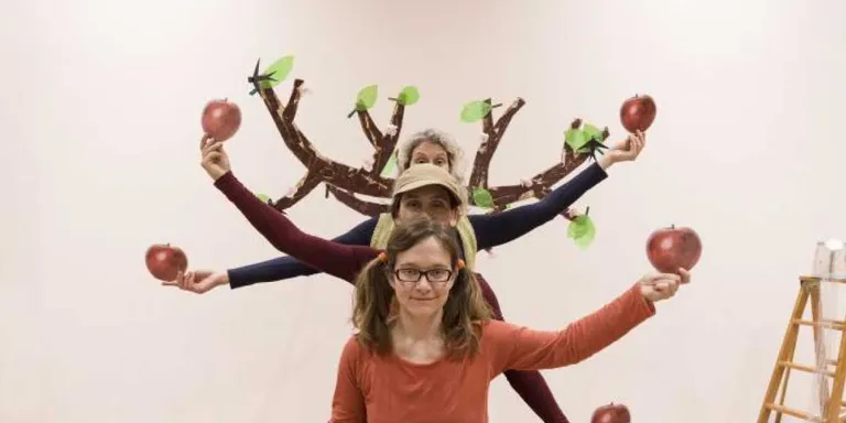 La representació de 'L'arbre de la Jana', un dels actes del 50è aniversari de la coral