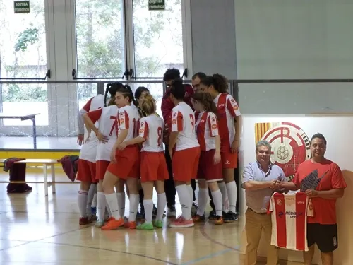Les noies mantenen bloc i Xavi Angulo és el tècnic del bnou projecte masculí / Fotomuntatge
