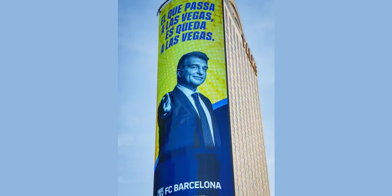 Laporta es torna a burlar del Madrid amb una pancarta a Las Vegas
