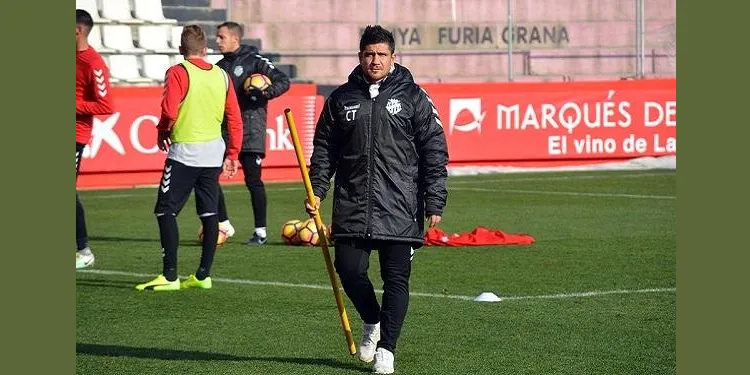 Juan Merino ja podrà disposar de Xavi Molina pel partit d’aquest dissabte a casa contra el Huesca