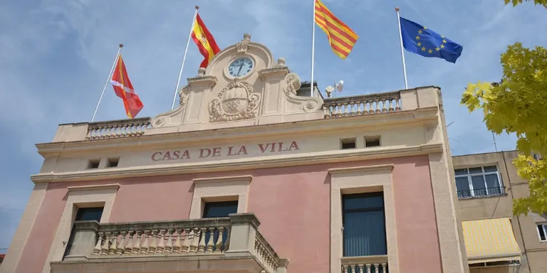 L’Ajuntament incorpora la bandera europea a la seva façana