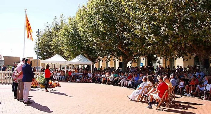 Obertes fins demà les inscripcions per l’Ofrena Floral de la Diada