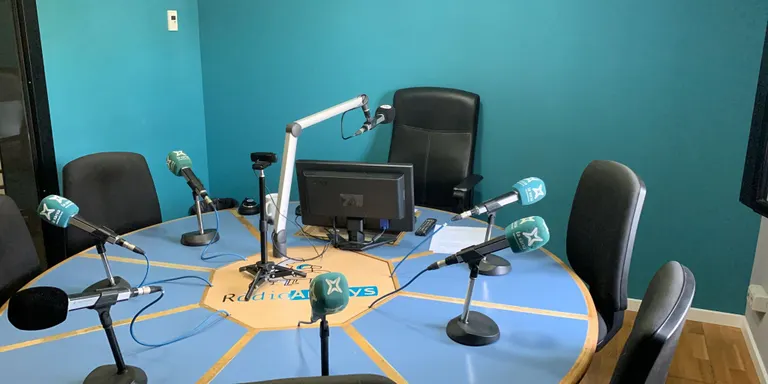 Estanis Fors anuncia l'inici dels tràmits pel cessament d'Ignasi Oliva com a director de Ràdio Arenys