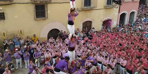 La plaça del Pou vibra amb fins a 5 castells de 9 i uns Castellers d'Altafulla completant la seva tercera millor actuació de la història