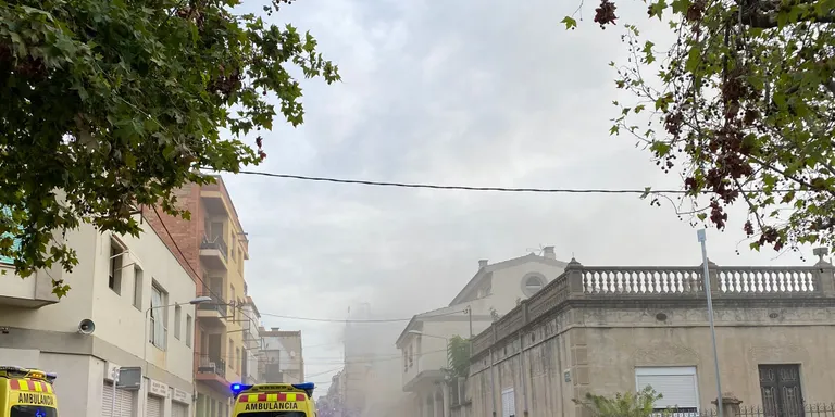 Crema la planta baixa d'un habitatge al carrer Sant Plàcid amb Sant Antoni del Morell