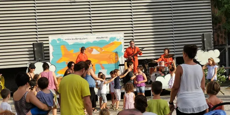 Comença la Petita d'Estiu, espectacles familiars al pati de Can Comas
