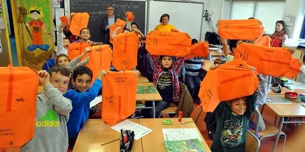L’Associació Mediambiental La Sínia promou una campanya a les escoles de Torredembarra per evitar l’ús del paper d’alumini