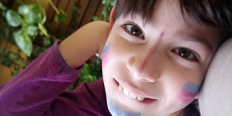 La historia de Nico, el niño utrerano de 10 años que padece una enfermedad rara