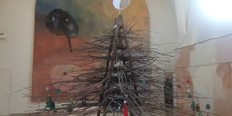 L'Espai Guinovart decora el seu arbre de Nadal