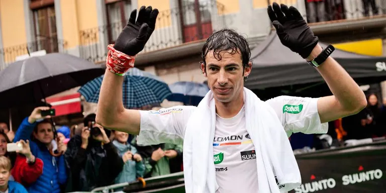 Kilian Jornet guanya la Cavalls del Vent 2012, marcada pel mal temps i la mort d'una corredora