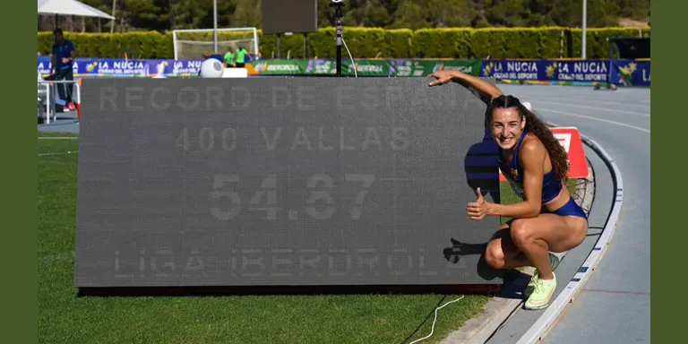 ATLETISME: Sara Gallego fulmina el rècord estatal de 400m valles.