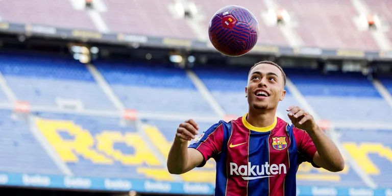 Sergiño Dest, presentat oficialment pel FC Barcelona