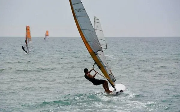 L’altafullenc Toni Bonet s’imposa en el Trofeu de Windsurf ‘Les Bruixes’ en categoria RS:X