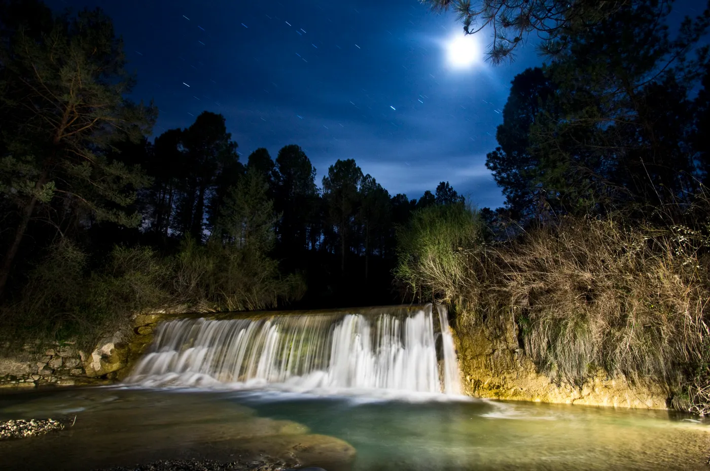 Els Mossos desallotgen més d'un centenar de persones que participaven en una macrofesta a l'Aigua d'Ora