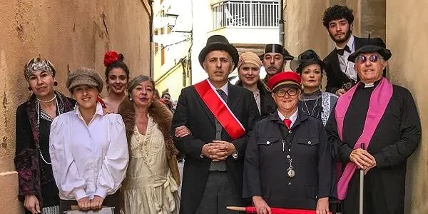 El grup +Aprop d’Altafulla estrena l’obra ‘No perdis el tren’ a la VI Fira Modernista del Penedès