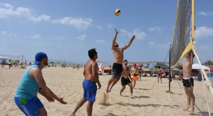 La prova es va disputar a la platja de Varador de Mataro ( Foto: Svatour )