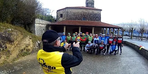 RETO SOLIDARIO DE 51 ASCENSIONES A ERLAITZ CON LA ESCUELA DEL CLUB CICLISTA IRUNÉS