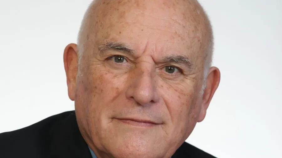 El doctor Pere Mestres inicia el nou curs de l'Aula de la Gent Gran de Cambrils