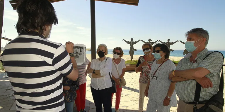 Una cinquantena de persones descobreixen ‘El Blanes Desaparegut’ amb motiu del Dia Internacional dels Arxius