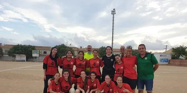 Il·lusió del femení del Creixell pel debut oficial d’aquest dissabte davant l’Icomar