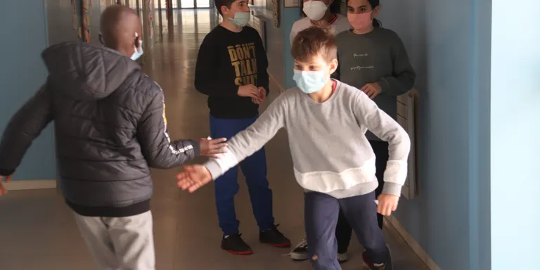 Salut plantejarà al Govern la retirada de la mascareta a l'educació primària si l'Estat no ho aborda la setmana vinent