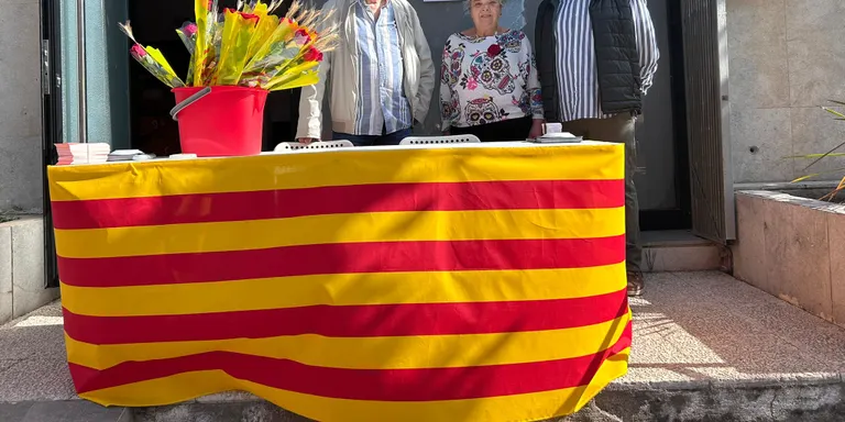 Ciutadans per Olesa es presenta públicament durant la Diada de Sant Jordi