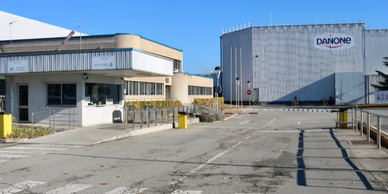 Danone es compromet a "promoure la reindustrialització" de Parets per "minimitzar l'impacte laboral" del tancament