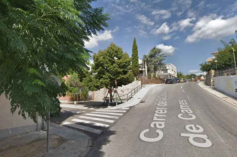Millora de la zona infantil del carrer Creu de Cames