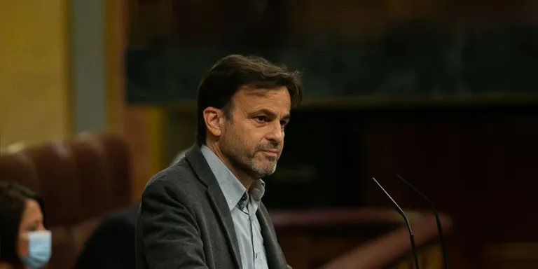 Asens demana la dimissió de Casado per haver assistit a la missa en record de Franco