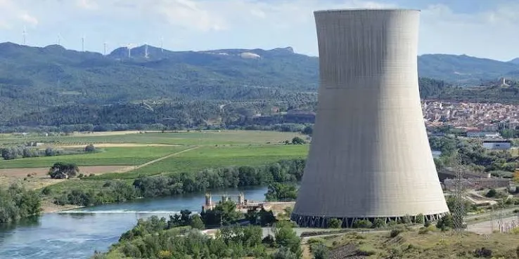 La central nuclear Ascó II es desconnecta de la xarxa elèctrica per iniciar una nova recàrrega de combustible