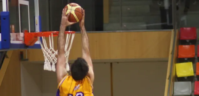 L'equip masculí de bàsquet suma la segona derrota consecutiva