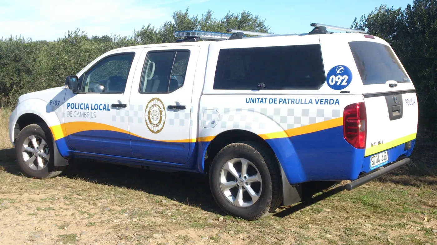 La Policia de Cambrils denuncia dos caçadors furtius per capturar ocells amb xarxes il·legals